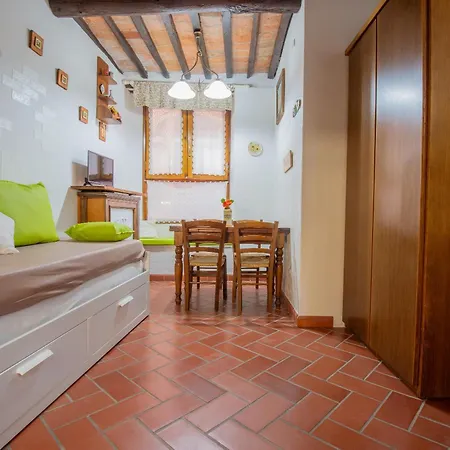 Il Caratello Borgo 6 * קאפוליברי